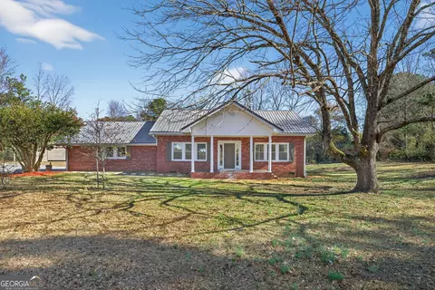 18 Dyer Cir, Carrollton, GA 30116