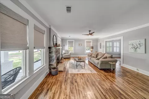 Living - 505 Engram St, Montezuma, GA 31063 photo 1 of 2