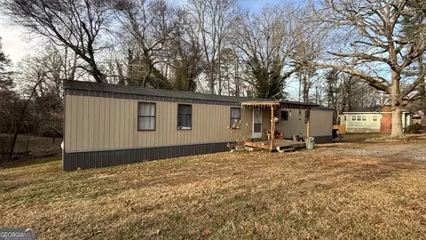 162 Weeping Willow Dr, Clarkesville, GA 30523
