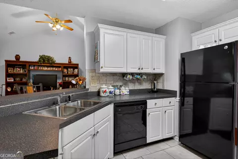 Kitchen - 103 Ford Dr, Lagrange, GA 30240 photo 4 of 5