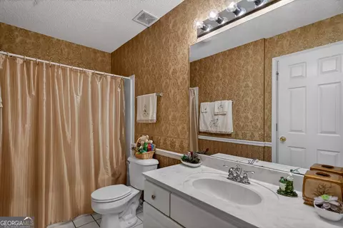 Bath - 103 Ford Dr, Lagrange, GA 30240 photo 4 of 4