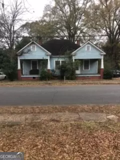 911 S 8th St, Lanett, AL 36863