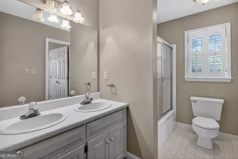 Bath - 134 Lismore Dr, Lagrange, GA 30240 photo 4 of 4
