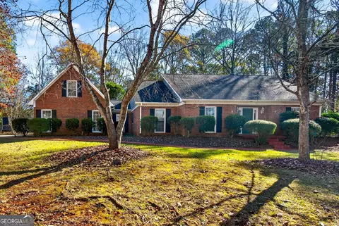 134 Lismore Dr, Lagrange, GA 30240
