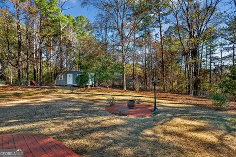 Exterior - 134 Lismore Dr, Lagrange, GA 30240 photo 4 of 7