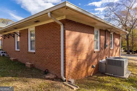 Exterior - 204 Doty Dr, Thomaston, GA 30286 photo 2 of 10