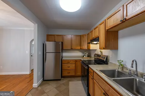 Kitchen - 204 Doty Dr, Thomaston, GA 30286 photo 2 of 2