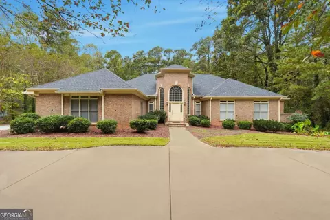 1988 Fairgreen Dr, Stone Mountain, GA 30087
