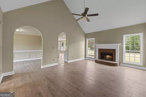 Living - 40 Bermuda Cir, Covington, GA 30016 photo 2 of 4