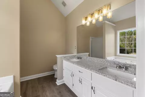 Bath - 40 Bermuda Cir, Covington, GA 30016 photo 2 of 3