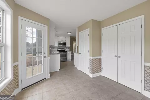 Entry Way - 40 Bermuda Cir, Covington, GA 30016 photo 6 of 8