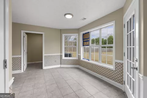 Entry Way - 40 Bermuda Cir, Covington, GA 30016 photo 4 of 8