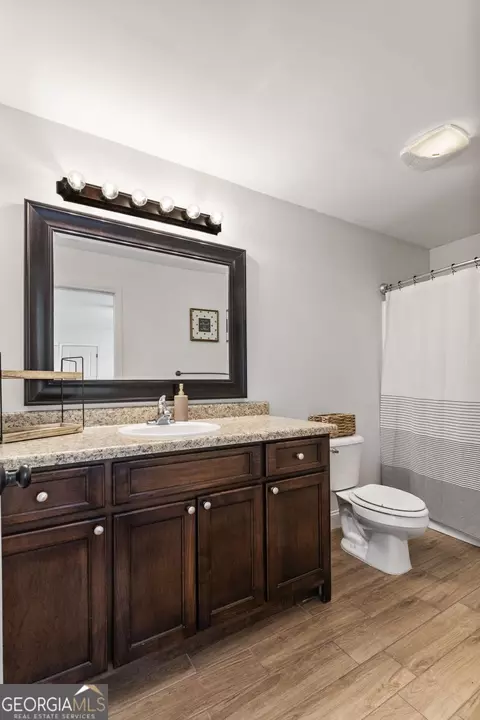 Bath - 152 Mathews Rd, Milner, GA 30257 photo 1 of 4