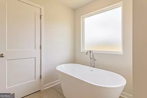 Bath - 148 Post Oak #139, Jackson, GA 30233 photo 3 of 5