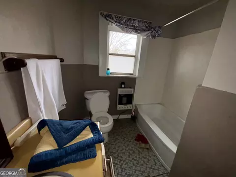 Bath - 5 Dodson St, Buchanan, GA 30113 photo 1 of 2