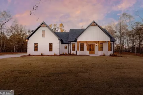 6975 Columbus Rd, Lizella, GA 31052