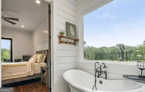 Bath - 1393 Michael Rd, Monroe, GA 30656 photo 2 of 5