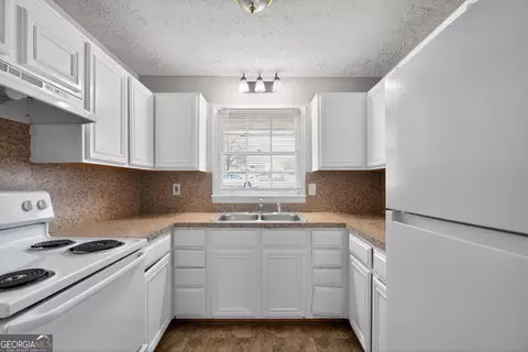 Kitchen - 2497 Celina Ct, Morrow, GA 30260 photo 2 of 3