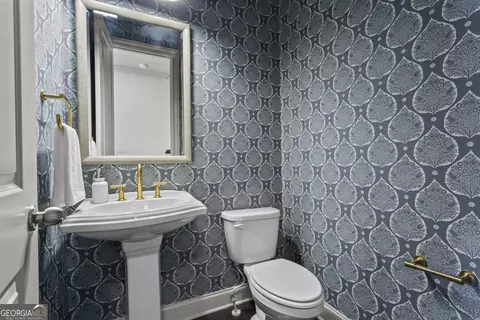 Bath - 1892 Skyfall Cir NE, Brookhaven, GA 30319 photo 1 of 5