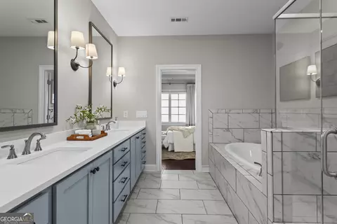 Bath - 1892 Skyfall Cir NE, Brookhaven, GA 30319 photo 2 of 5