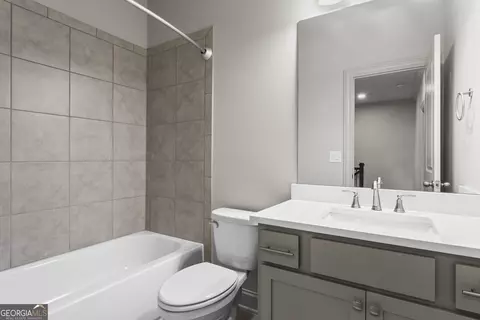 Bath - 1892 Skyfall Cir NE, Brookhaven, GA 30319 photo 4 of 5