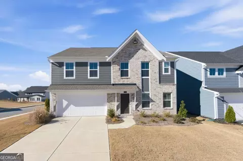 556 Crystal Lake Pkwy, Hoschton, GA 30548