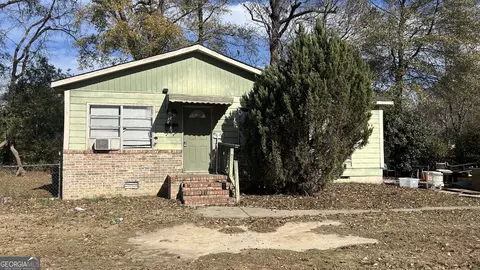 2621 Village Green Ln, Macon, GA 31206
