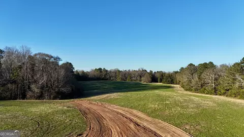 3 Far A Way, Elberton, GA 30635