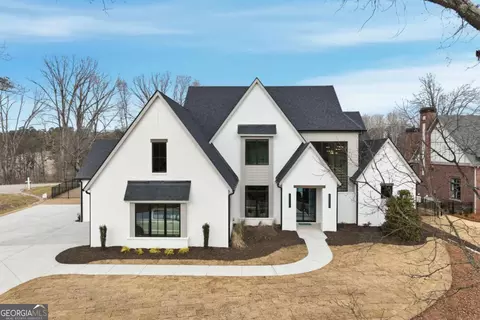 Exterior - 644 E Lake Dr, Gainesville, GA 30506 photo 2 of 13