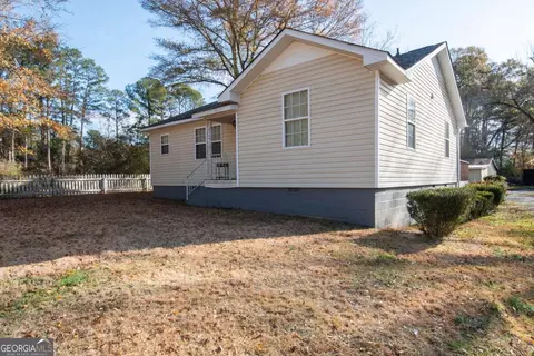 3835 W Point Rd, Lagrange, GA 30240