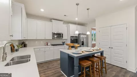 Kitchen - 1924 Endress Cir, Hampton, GA 30228 photo 3 of 7