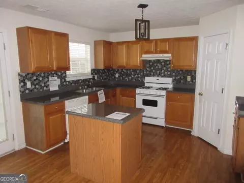 Kitchen - 12237 Dickson Rd, Hampton, GA 30228 photo 1 of 2