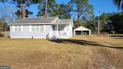 2614 Governor St, Garden City, GA 31408