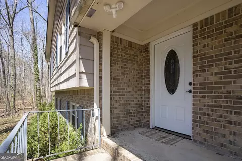 Exterior - 1050 Skyline Dr, Covington, GA 30014 photo 3 of 10