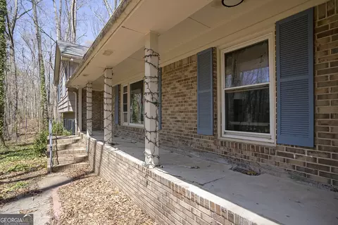 Exterior - 1050 Skyline Dr, Covington, GA 30014 photo 2 of 10