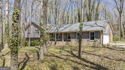 Exterior - 1050 Skyline Dr, Covington, GA 30014 photo 1 of 10