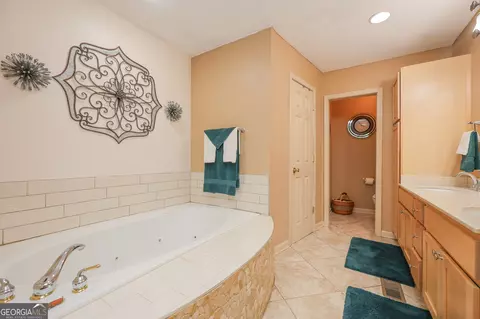 Bath - 1142 Hammett Rd, Lagrange, GA 30241 photo 5 of 9