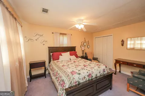 Bedroom - 1142 Hammett Rd, Lagrange, GA 30241 photo 9 of 13