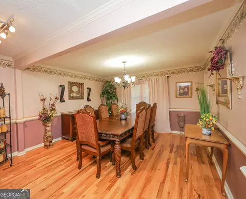 Dining - 1142 Hammett Rd, Lagrange, GA 30241 photo 2 of 5