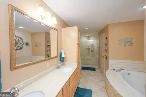 Bath - 1142 Hammett Rd, Lagrange, GA 30241 photo 3 of 9