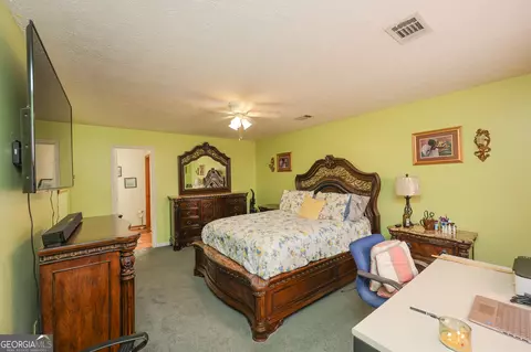 Bedroom - 1142 Hammett Rd, Lagrange, GA 30241 photo 6 of 13
