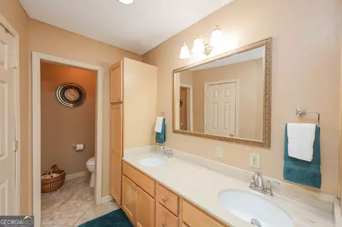 Bath - 1142 Hammett Rd, Lagrange, GA 30241 photo 6 of 9