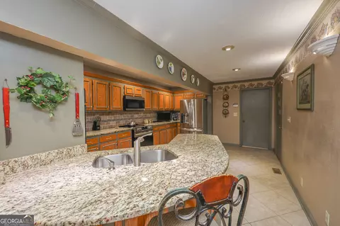 Kitchen - 1142 Hammett Rd, Lagrange, GA 30241 photo 1 of 4