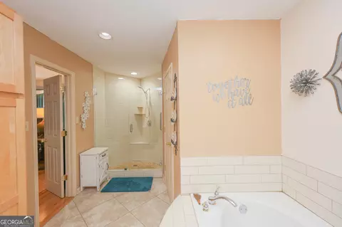 Bath - 1142 Hammett Rd, Lagrange, GA 30241 photo 4 of 9