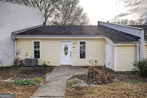 233 Goshen Ln, Woodstock, GA 30188