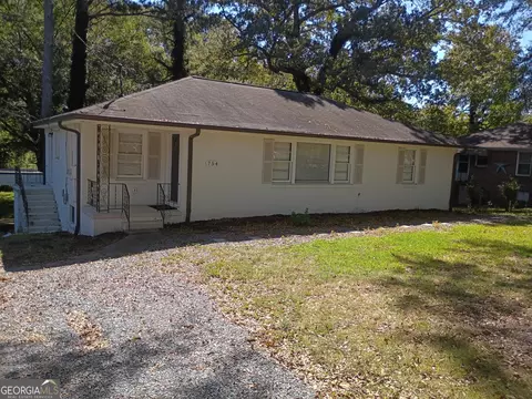 754 Pinehill Dr SE, Smyrna, GA 30080