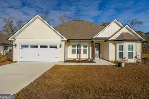 3033 Reynolda Dr, Hahira, GA 31632
