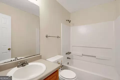 Bath - 357 Falling Timber Ct, Stockbridge, GA 30281 photo 1 of 3
