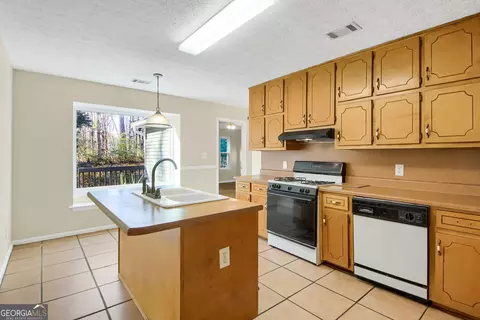 Kitchen - 357 Falling Timber Ct, Stockbridge, GA 30281 photo 1 of 6
