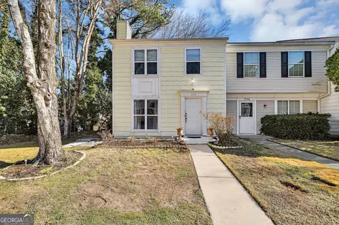 3132 Shadow Walk Ln, Tucker, GA 30084
